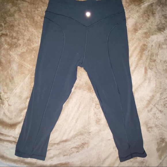 Lululemon pushing limits leggings - Picture 3 of 12